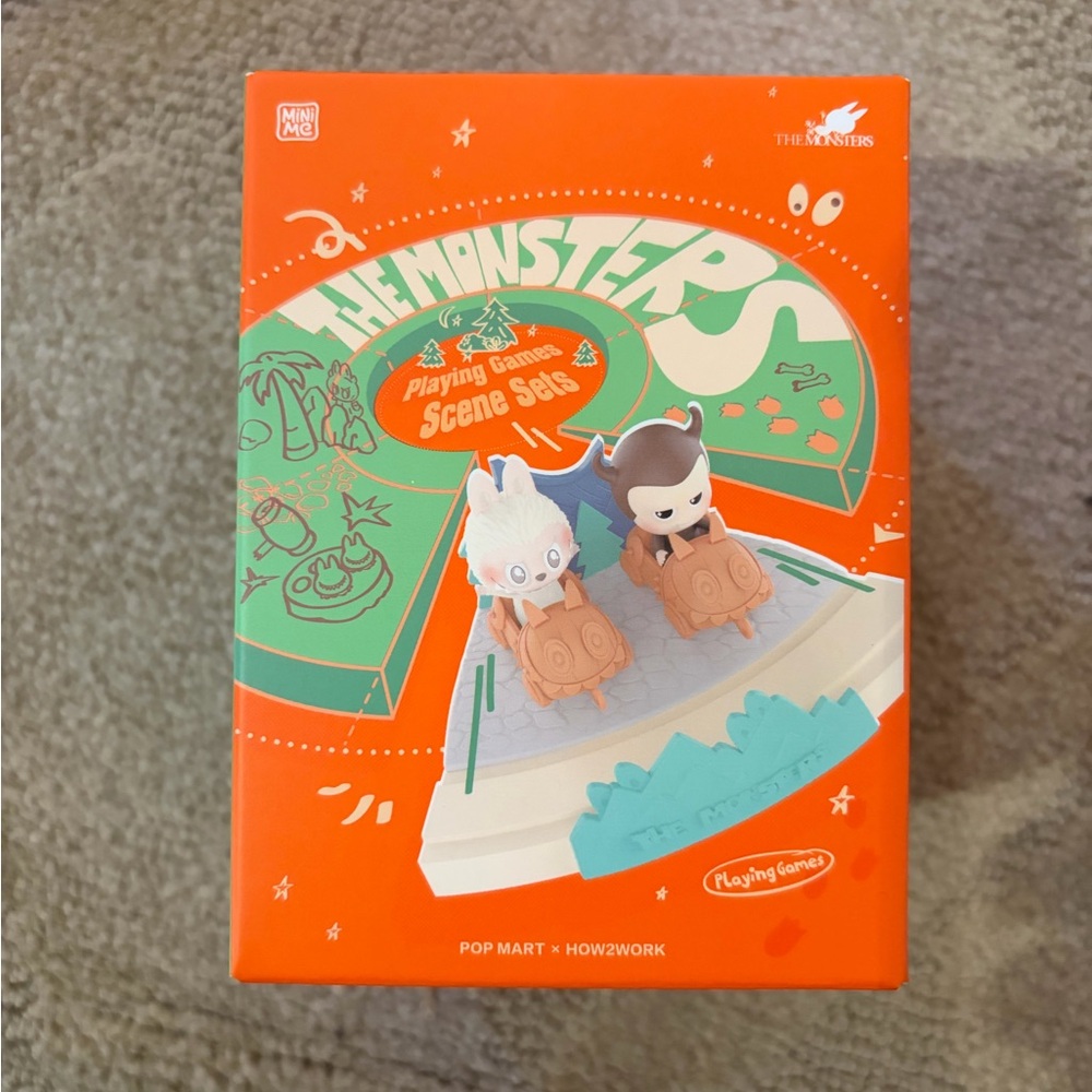 The Monsters - Playing Games Scene Set (One Blind Box)